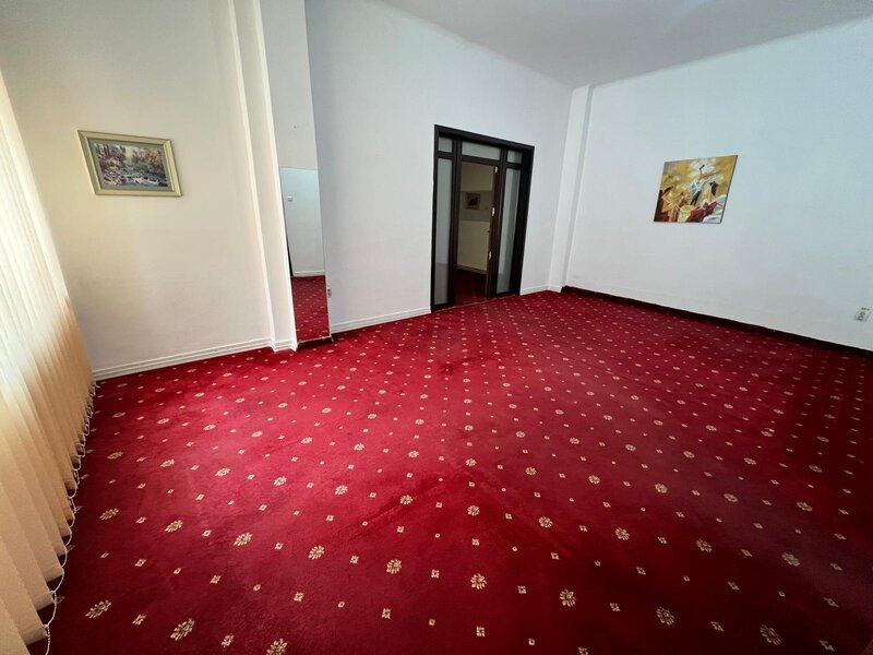 Piata Muncii, Vatra Luminoasa, casa 150 mp + curte, sediu firma.