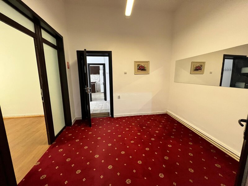 Piata Muncii, Vatra Luminoasa, casa 150 mp + curte, sediu firma.