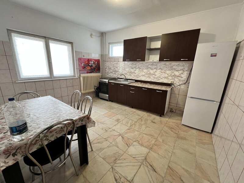 Piata Muncii, Vatra Luminoasa, casa 150 mp + curte, sediu firma.