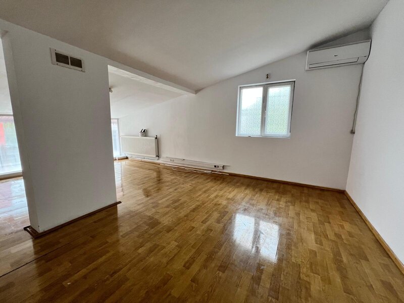 Piata Muncii, Vatra Luminoasa, casa 150 mp + curte, sediu firma.