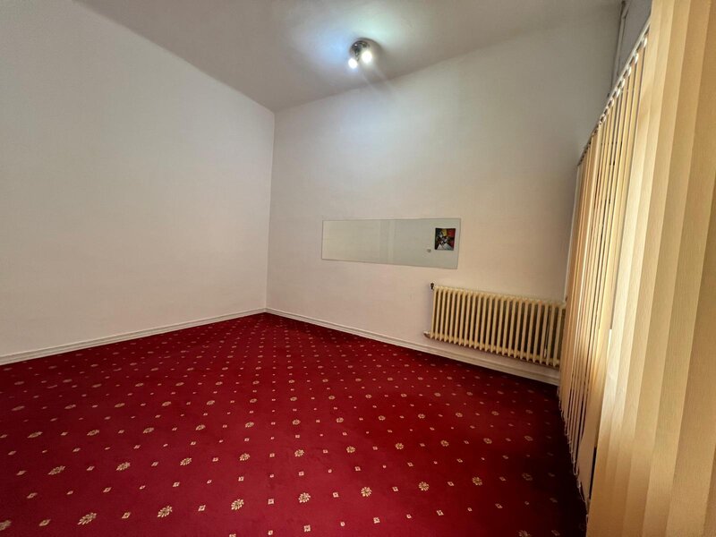 Piata Muncii, Vatra Luminoasa, casa 150 mp + curte, sediu firma.