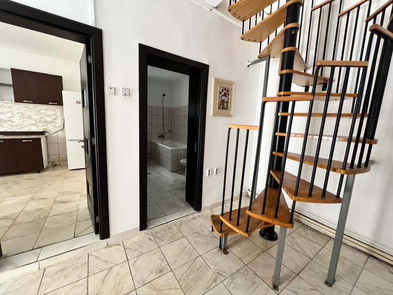 Piata Muncii, Vatra Luminoasa, casa 150 mp + curte, sediu firma.